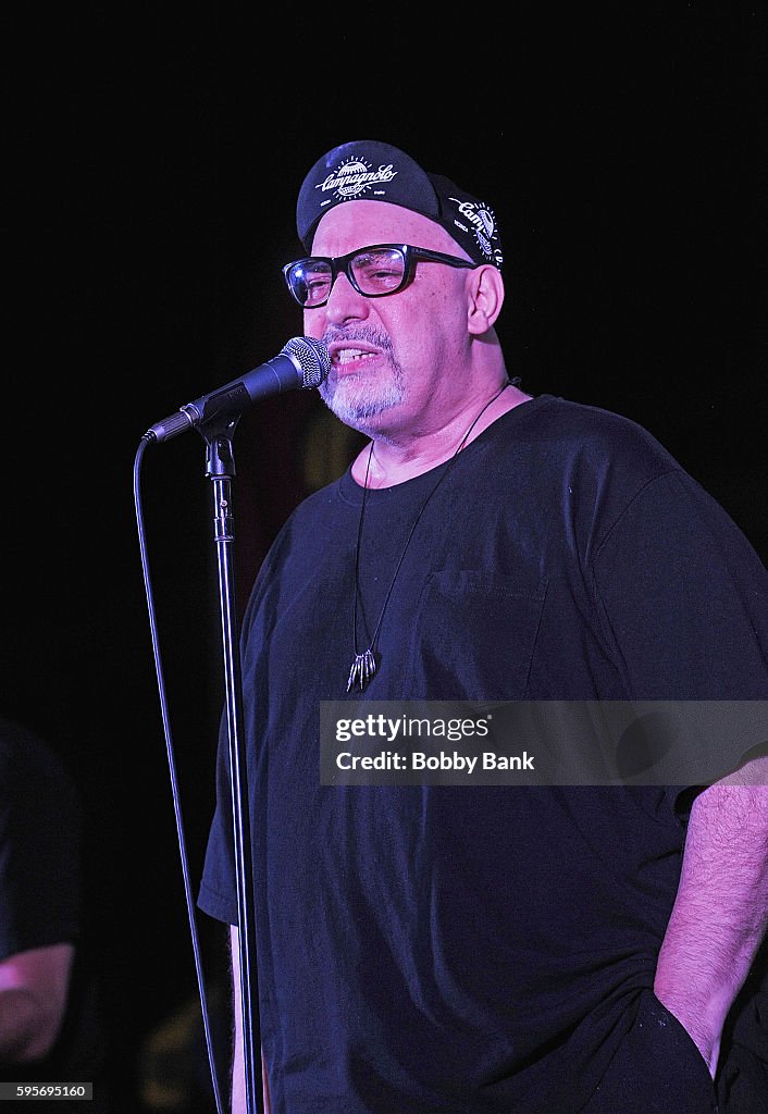 10,000 Manics & The Smithereens In Concert - Rahway, NJ