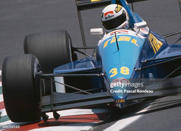 Christian Danner of Germany drives the Rial Racing Rial ARC2 Ford Cosworth DFR V8 during the Mexican Grand Prix on 28 May 1989 at the Autodromo...
