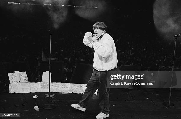 Singer Shaun Ryder performing with English pop group Happy Mondays at the Rock in Rio 2 festival, Maracana stadium, Rio de Janeiro, Brazil, 26th...