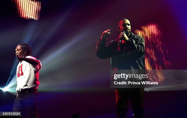 Rapper Future and Drake perform at the Summer 16 Concert at Philips Arena on August 25, 2016 in Atlanta, Georgia.