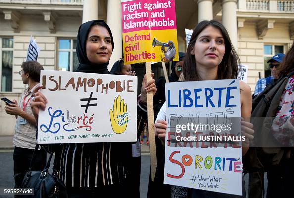 BRITAIN-FRANCE-CLOTHING-COURT BRITAIN-FRANCE-CLOTHING-COURT