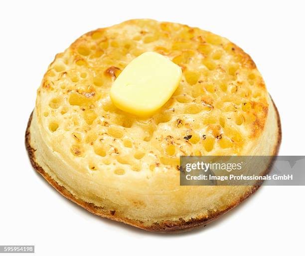 toasted crumpet with butter - crumpet fotografías e imágenes de stock