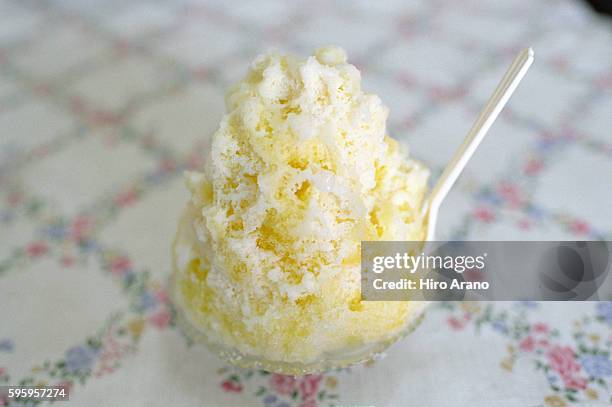 shaving ice - snow cones shaved ice stock pictures, royalty-free photos & images