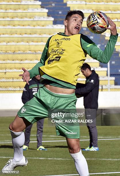 Bolivian player Nelson Cabrera trains at the Hernando Siles stadium in La Paz on August 26 ahead of the FIFA World Cup Russia 2018 qualifier matches...