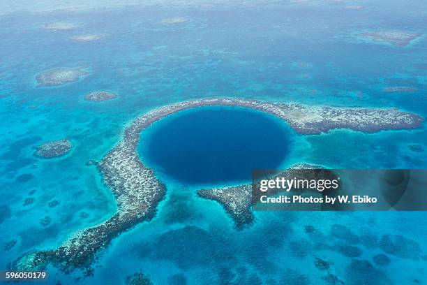 great blue hole, belize - great blue hole stock pictures, royalty-free photos & images