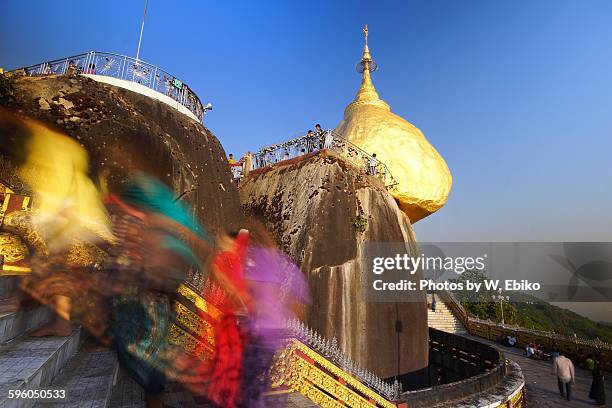 golden rock, myanmar - kyaiktiyo pagoda stock pictures, royalty-free photos & images