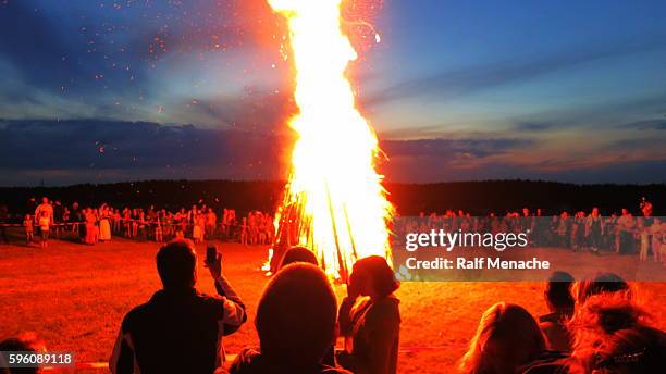 deutschland-bayern. brauchtum und tradition. johanis-feuer in der johannesnacht - john stock-fotos und bilder