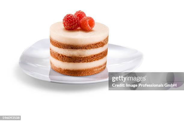 raspberry tart - cream cake stock pictures, royalty-free photos & images