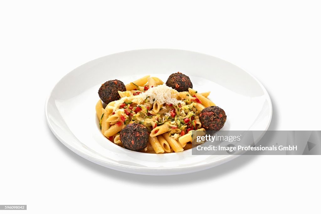 Penne with courgette sauce and spinach dumplings