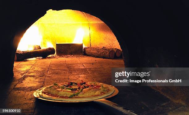 点のピザ窯のストックフォト Getty Images 点のピザ窯のストックフォト Getty Images