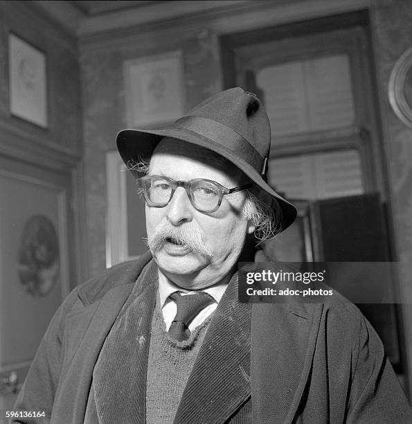 Jean Rostand , writer, moralist, biologist, science historian and French academician, born in Paris . In 1951.