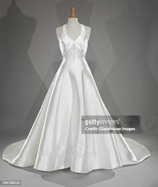 classic wedding dress - wedding dress fotografías e imágenes de stock