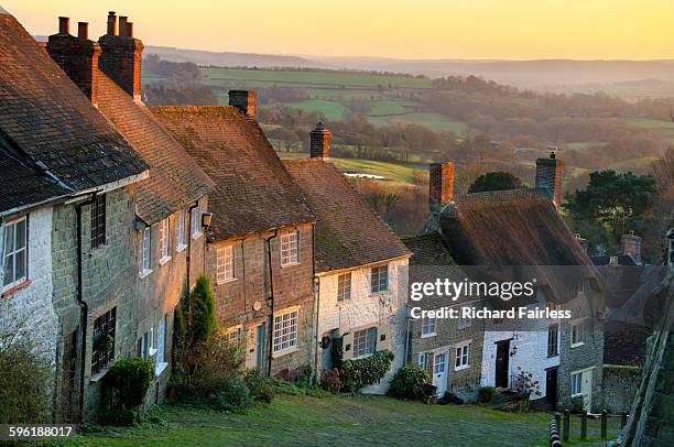 gold hill, shaftesbury - dorset england stockfoto's en -beelden