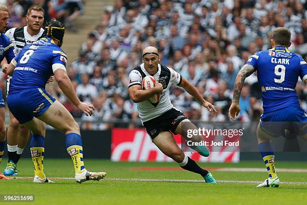 Danny Houghton of Hull FC runs with the ball during the Ladbrokes Challenge Cup Final between Hull FC and Warrington Wolves at Wembley Stadium on...