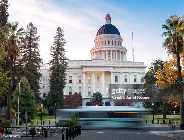 california's capital - state capitol building stock-fotos und bilder