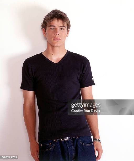 Actor Josh Hartnett poses for a portrait circa 1997 in Los Angeles, California.