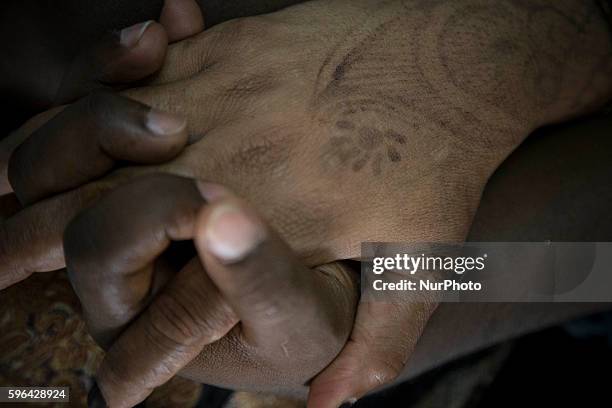 Female Nasro 11 Nasro Ali Stock Photos, High-Res Pictures, and Images - Getty Images