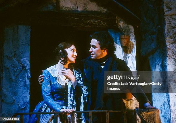 Canadian soprano Teresa Stratas and Spanish tenor Jose Carreras perform at the final dress rehearsal prior to the premiere of the Metropolitan...