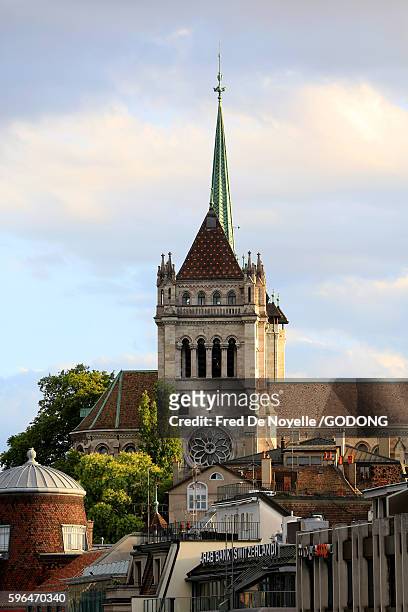 st pierre cathedral. the cathedral belongs to the reformed protestant church of geneva. - st pierre cathedral geneva stock pictures, royalty-free photos & images