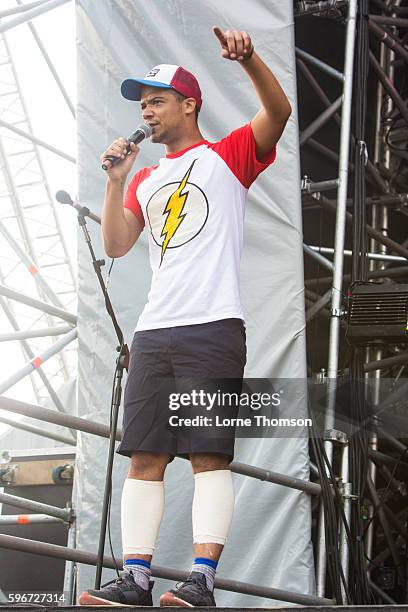 Raleigh Ritchie performs on day one of Victorious Festival at Southsea Seafront on August 27, 2016 in Portsmouth, England.