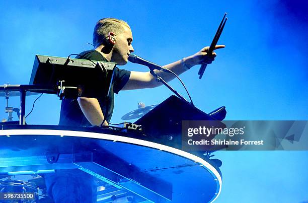 Guy Lawrence of Disclosure perfoms at Leeds Festival at Bramham Park on August 27, 2016 in Leeds, England.