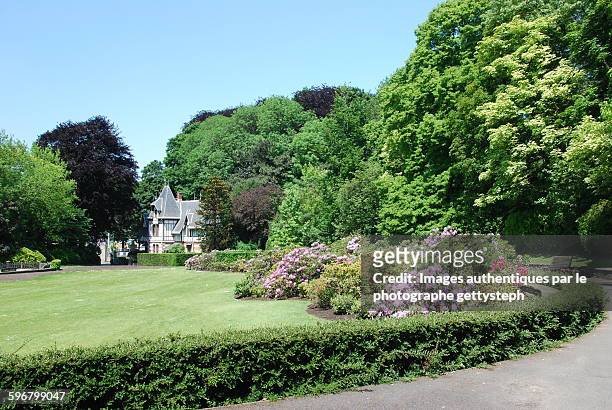 the colonial garden in springtime - laken brussel stockfoto's en -beelden