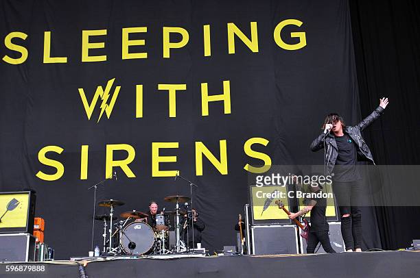 Kellin Quinn of Sleeping With Sirens performs on stage during Day 3 of the Reading Festival at Richfield Avenue on August 28, 2016 in Reading,...