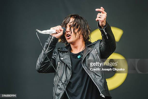 Kellin Quinn of Sleeping with Sirens performs on stage on Day 3 at Reading Festival 2016 on August 28, 2016 in Reading, England.