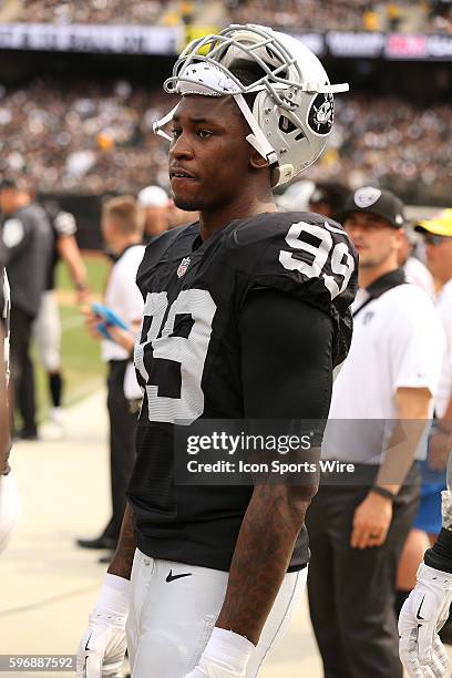 Oakland Raiders defensive end Aldon Smith during action in an NFL game against the Cincinnati Bengals at O.co Coliseum in Oakland, CA. The Bengals...