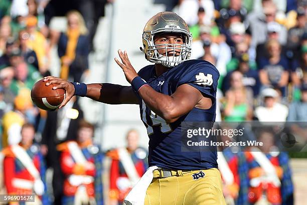 Notre Dame Fighting Irish quarterback DeShone Kizer in action during a game between the Notre Dame Fighting Irish and the Georgia Tech Yellow...