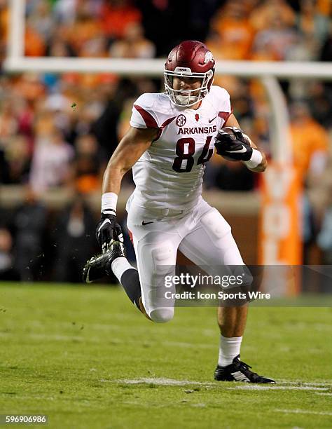 Henry Apple Razorbacks 78 Hunter Henry Arkansas Stock Photos, High-Res Pictures, and Images ...