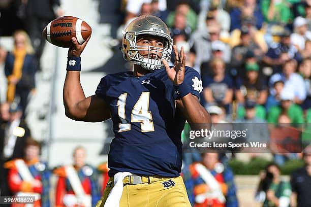 Notre Dame Fighting Irish quarterback DeShone Kizer in action during a game between the Notre Dame Fighting Irish and the Georgia Tech Yellow...