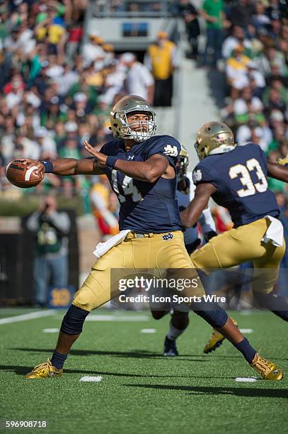 Notre Dame Fighting Irish quarterback DeShone Kizer in action during a game between the Notre Dame Fighting Irish and the Georgia Tech Yellow...
