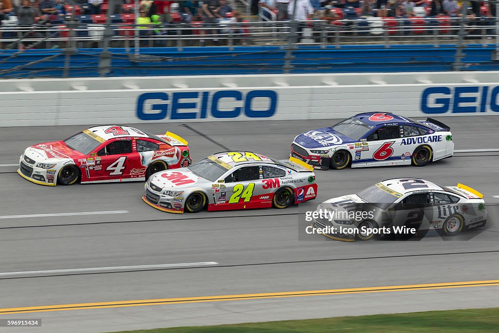 AUTO: OCT 25 NASCAR Sprint Cup Series - CampingWorld.com 500