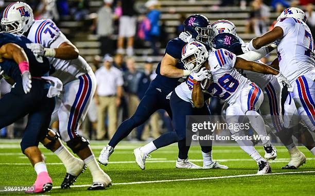 Louisiana Tech Bulldogs running back Kenneth Dixon cuts through a wide hole during the Louisiana Tech Bulldogs vs the Rice Owls at Rice Stadium ,...