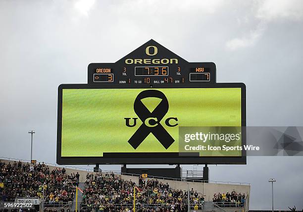 October 10, 2015 - The Autzen Stadium members the victims of the recent Umpqua Community College shooting during an NCAA Pac-12 conference football...