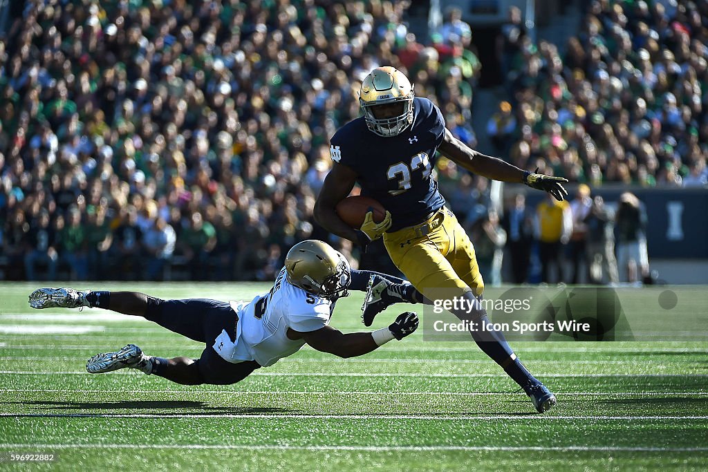 NCAA FOOTBALL: OCT 10 Navy at Notre Dame