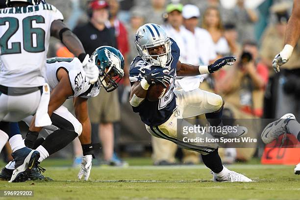 Dallas Cowboys running back Joseph Randle dives for extra yardage during a NFL game between the Dallas Cowboys and the Philadelphia Eagles at Lincoln...