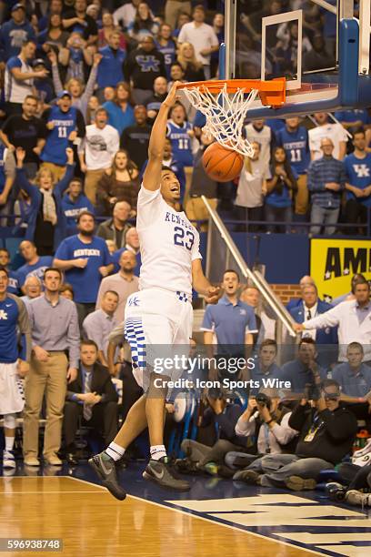 Wildcats freshmen guard Jamal Murray dunks the ball during the 2nd half of the NCAA basketball game between Albany and the Kentucky Wildcats at Rupp...