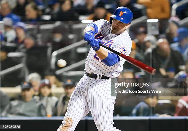 New York Mets first baseman Lucas Duda [7530] singles on a soft liner to left during the fourth inning of Game 3 of the 2015 World Series between the...