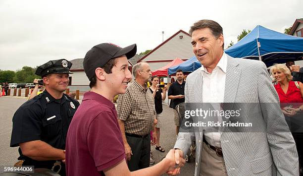 Presidential hopeful and Texas Governor, Rick Perry campaigning with his wife, Anita Perry at the Energy Freedom Family Festival and picnic held at...