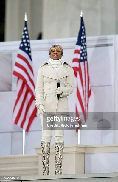 Mary J Blige performs in front of the Lincoln Memorial during the "We Are One: The Obama Inaugural Celebration At The Lincoln Memorial" at the...