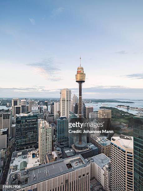 sydney - torre de centerpoint fotografías e imágenes de stock