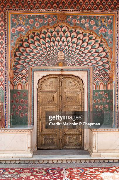 lotus door at jaipur city palace, rajasthan, india - ジャイプール宮殿 ストックフォトと画像