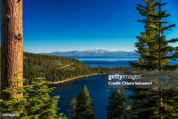 emerald bay - lake tahoe - south lake tahoe stock-fotos und bilder