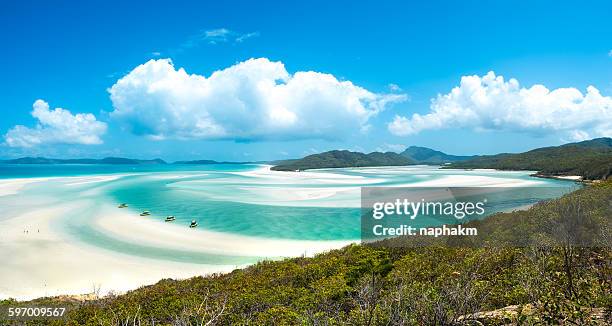 whiteheaven beach - whitsunday island stockfoto's en -beelden