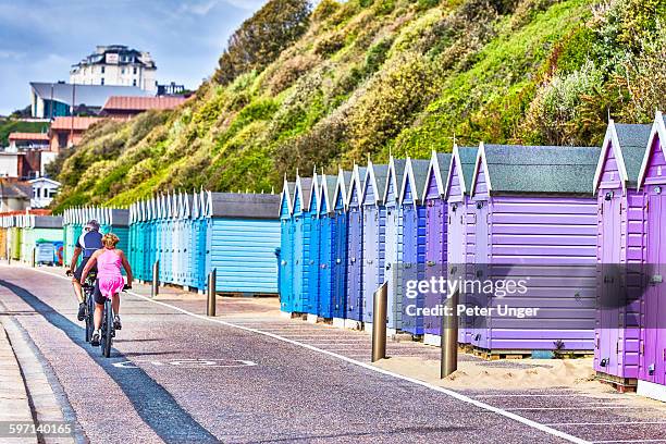 beach huts at bournemouth, dorset - beach hut fotografías e imágenes de stock