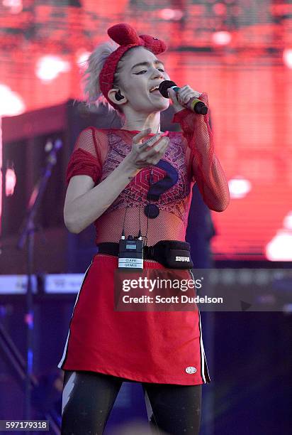 Singer Grimes performs onstage during FYF Festival at Los Angeles Sports Arena on August 27, 2016 in Los Angeles, California.