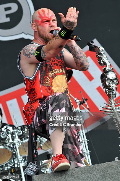 Ivan Moody of Five Finger Death Punch performs on stage during Day 3 of the Reading Festival at Richfield Avenue on August 28, 2016 in Reading,...