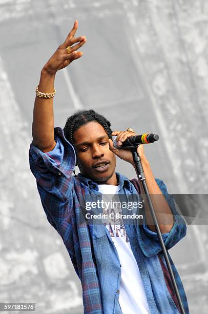 Gold Tooth Rapper Rapper Gold Teeth Photos and Premium High Res Pictures - Getty Images